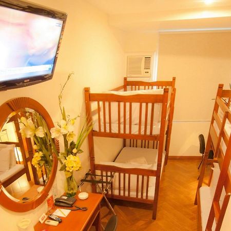Townhouse Oak Avitel Hotel Near Osmena Highway, Pnr Pasay Station, Metro Manila Makati City Bagian luar foto