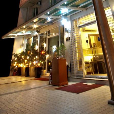 Townhouse Oak Avitel Hotel Near Osmena Highway, Pnr Pasay Station, Metro Manila Makati City Bagian luar foto