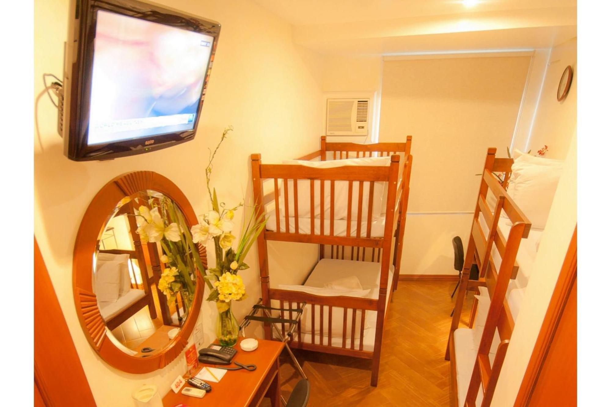Townhouse Oak Avitel Hotel Near Osmena Highway, Pnr Pasay Station, Metro Manila Makati City Bagian luar foto