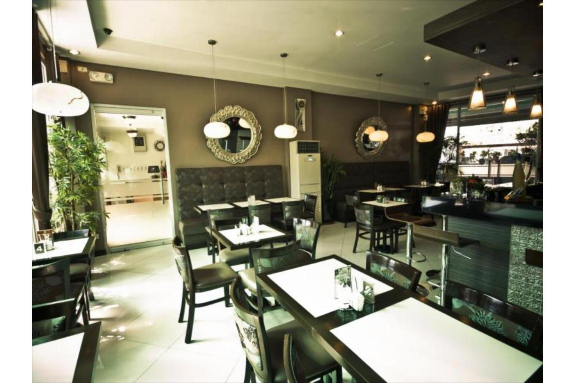Townhouse Oak Avitel Hotel Near Osmena Highway, Pnr Pasay Station, Metro Manila Makati City Bagian luar foto