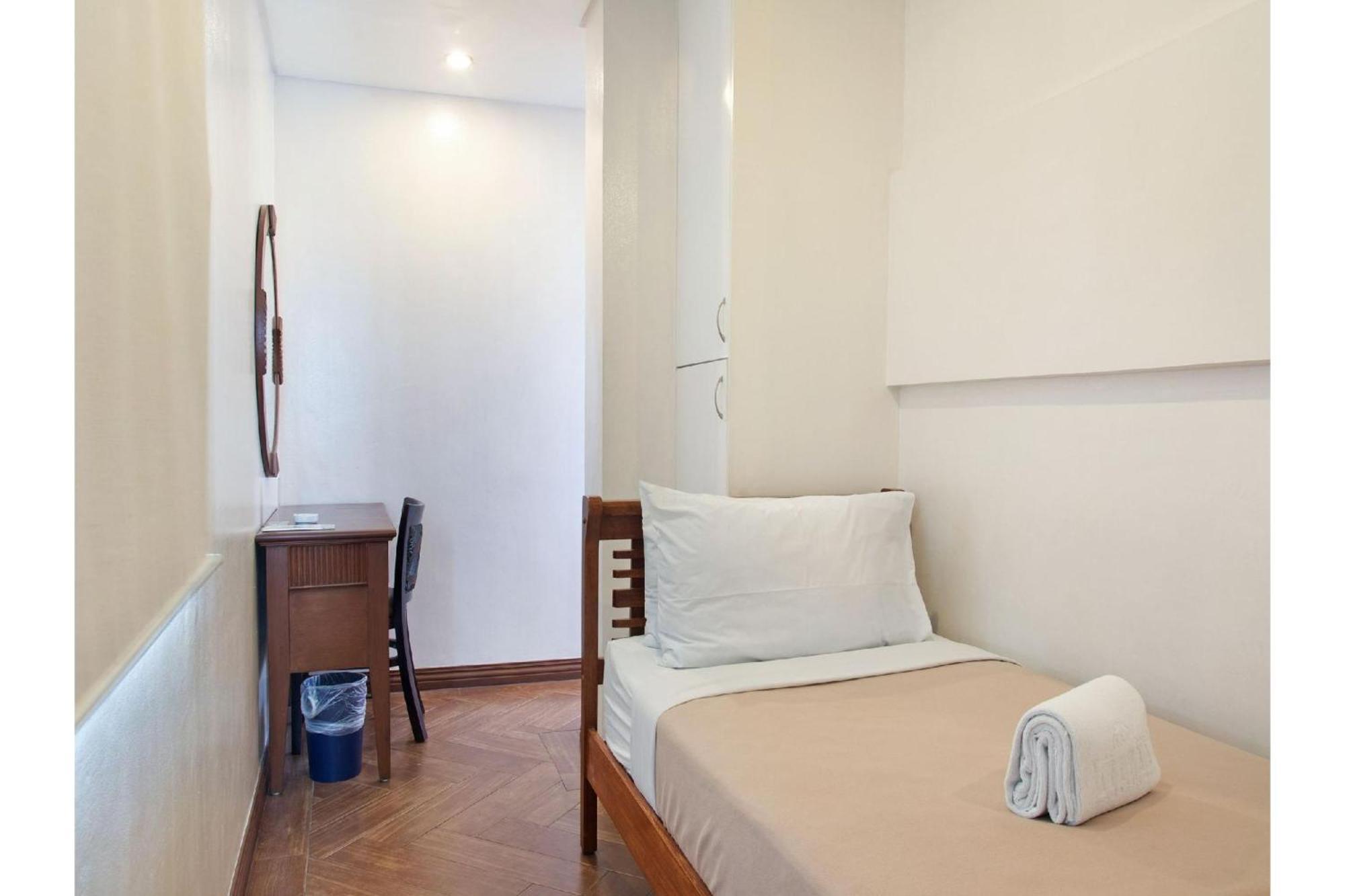 Townhouse Oak Avitel Hotel Near Osmena Highway, Pnr Pasay Station, Metro Manila Makati City Bagian luar foto