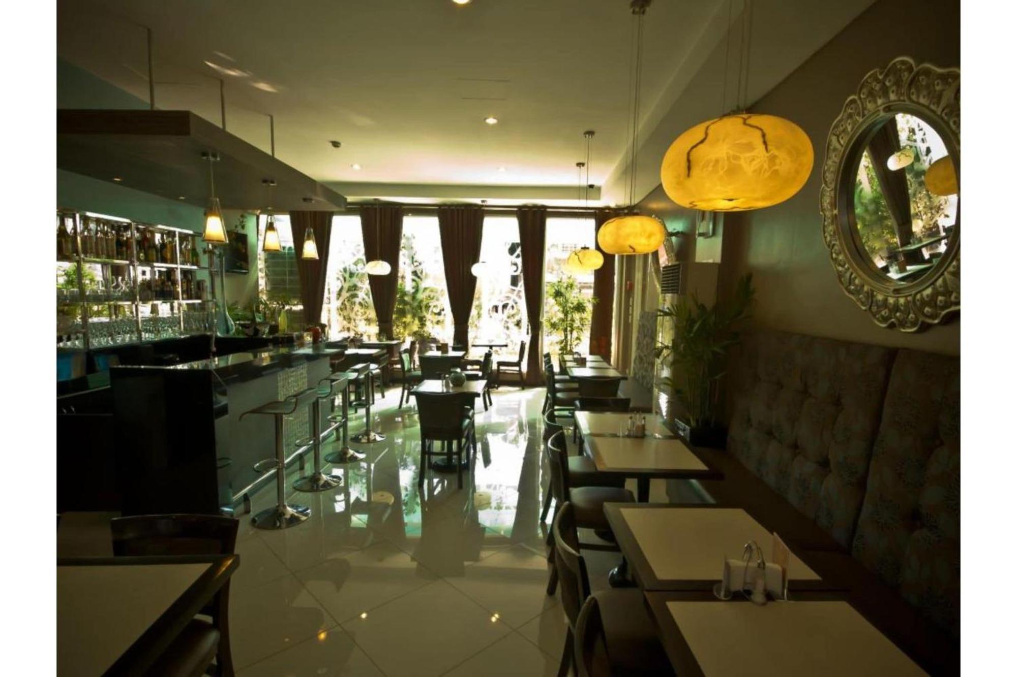 Townhouse Oak Avitel Hotel Near Osmena Highway, Pnr Pasay Station, Metro Manila Makati City Bagian luar foto