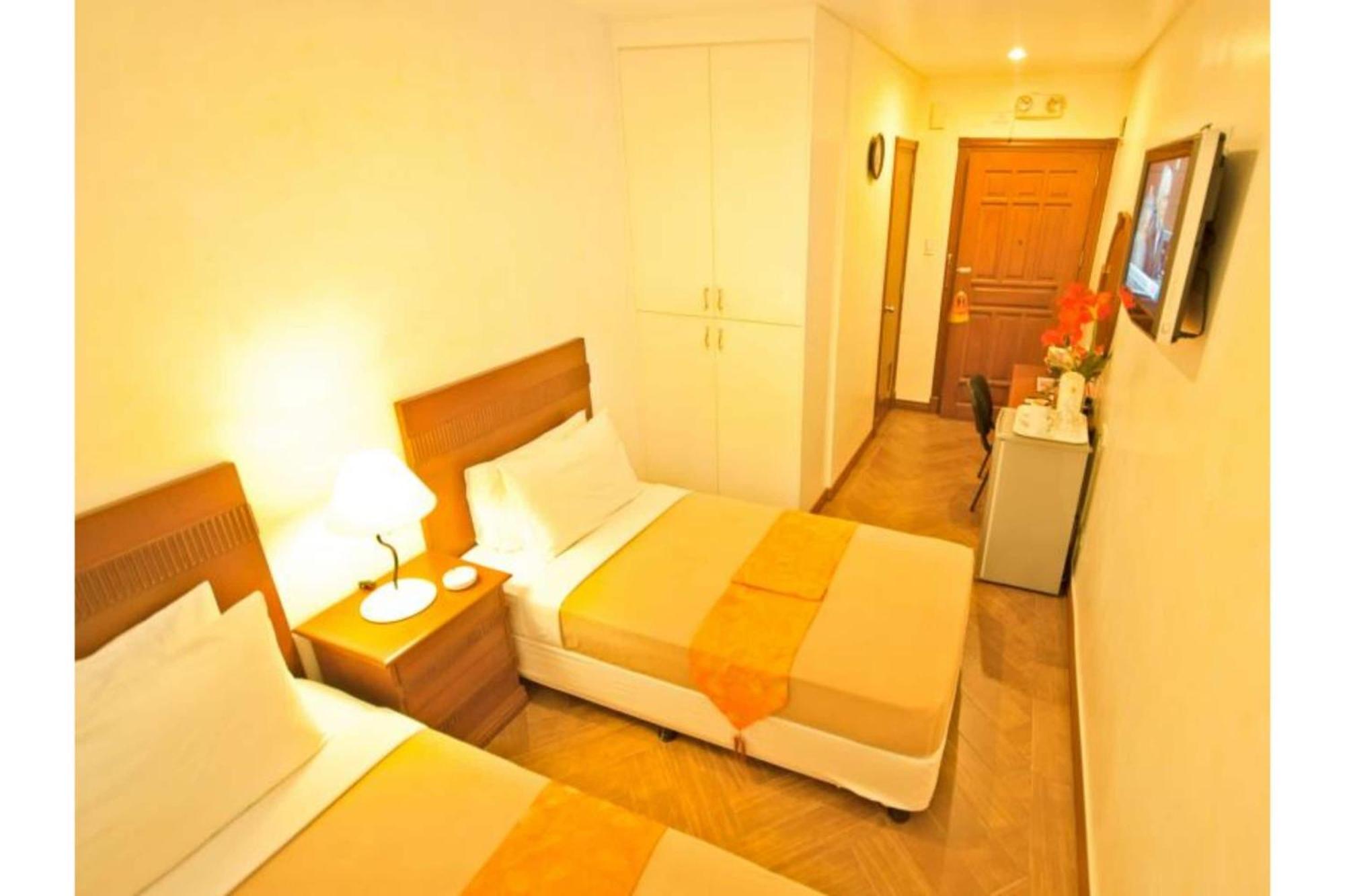 Townhouse Oak Avitel Hotel Near Osmena Highway, Pnr Pasay Station, Metro Manila Makati City Bagian luar foto
