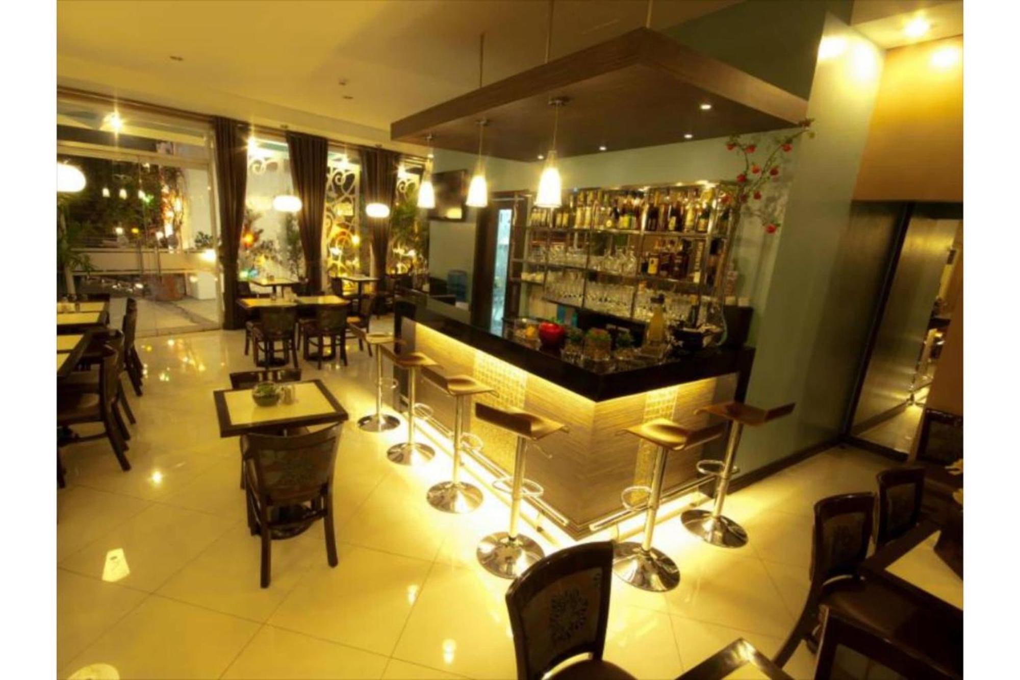 Townhouse Oak Avitel Hotel Near Osmena Highway, Pnr Pasay Station, Metro Manila Makati City Bagian luar foto