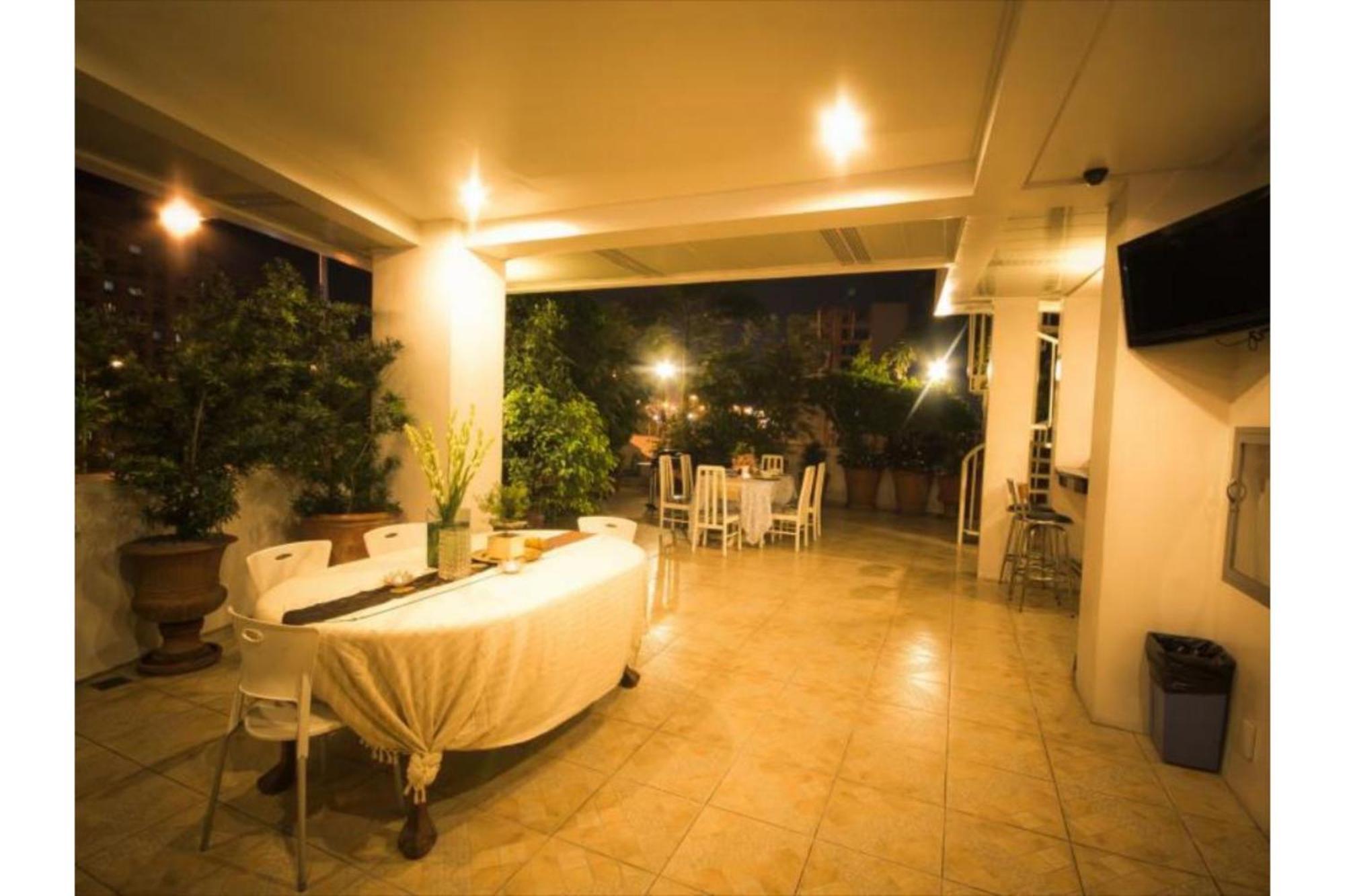 Townhouse Oak Avitel Hotel Near Osmena Highway, Pnr Pasay Station, Metro Manila Makati City Bagian luar foto